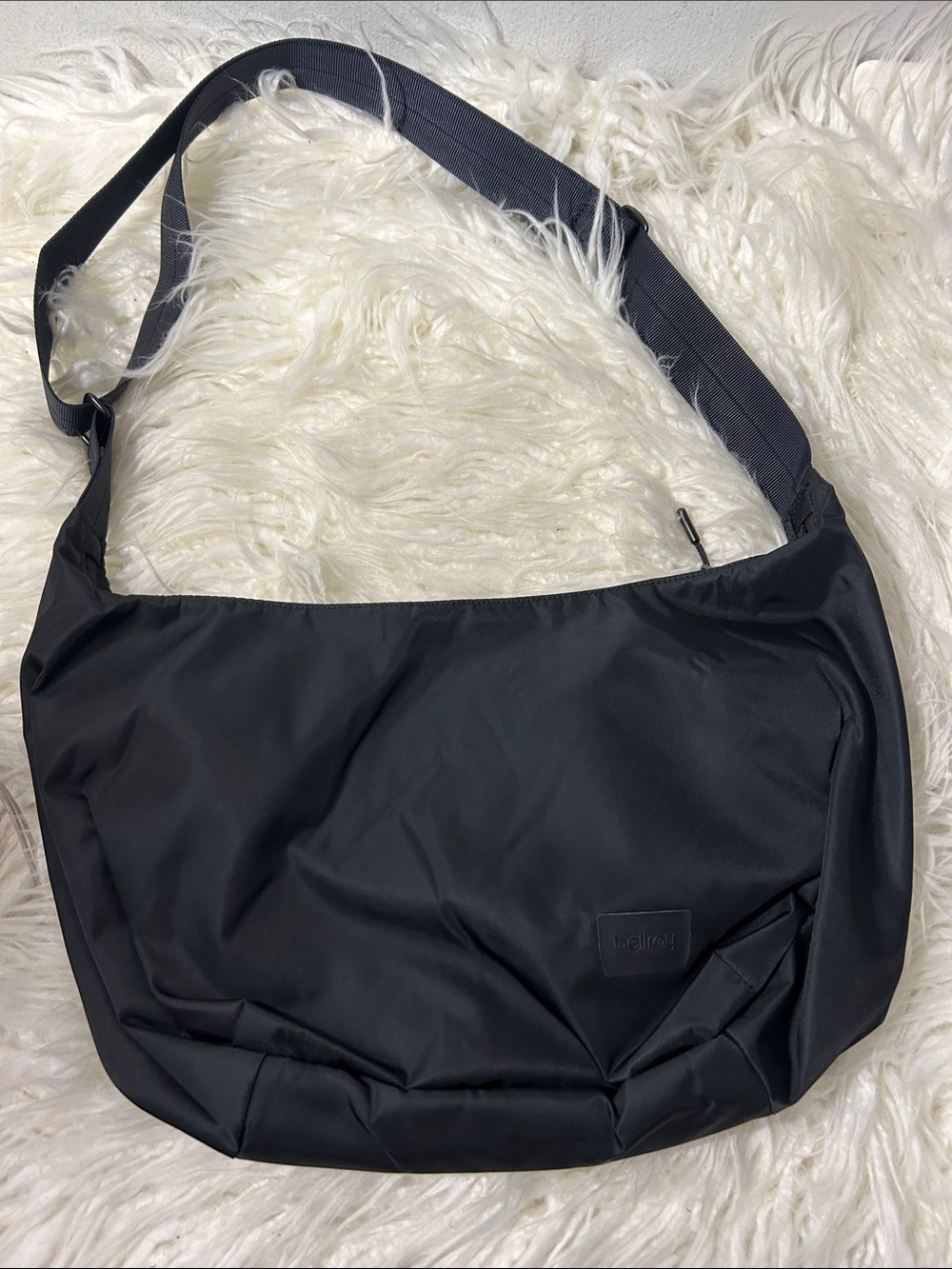 Bellroy 7 liters  Crescent Black Men’s Crossbody Sling Bag - Minimal Design - Picture 6 of 12
